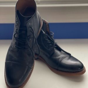 Swanky Men’s boot! Sure to add class to your style.